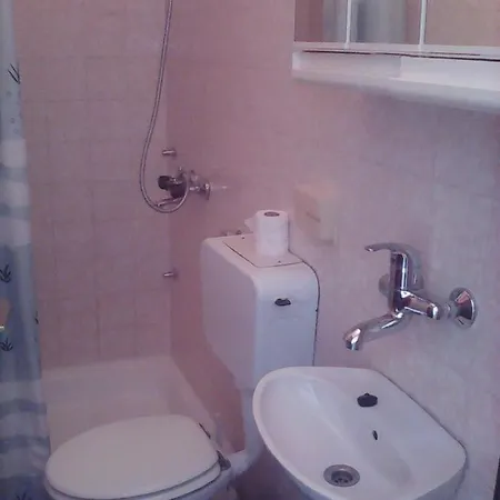 Dvokrevetna Soba S Balkonom I Kuhinjom 1 * 伯德古拉